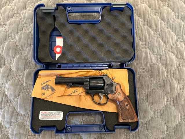 Smith &amp; Wesson Model 19