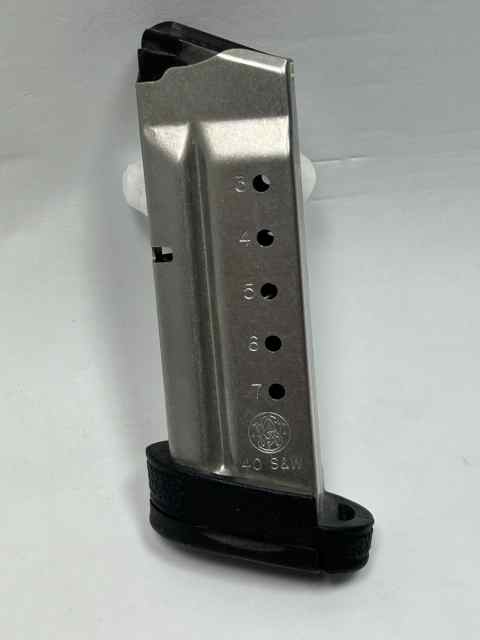 Smith &amp; Wesson Shield 40 mag