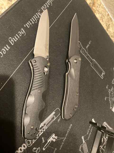 2 benchmade Knives